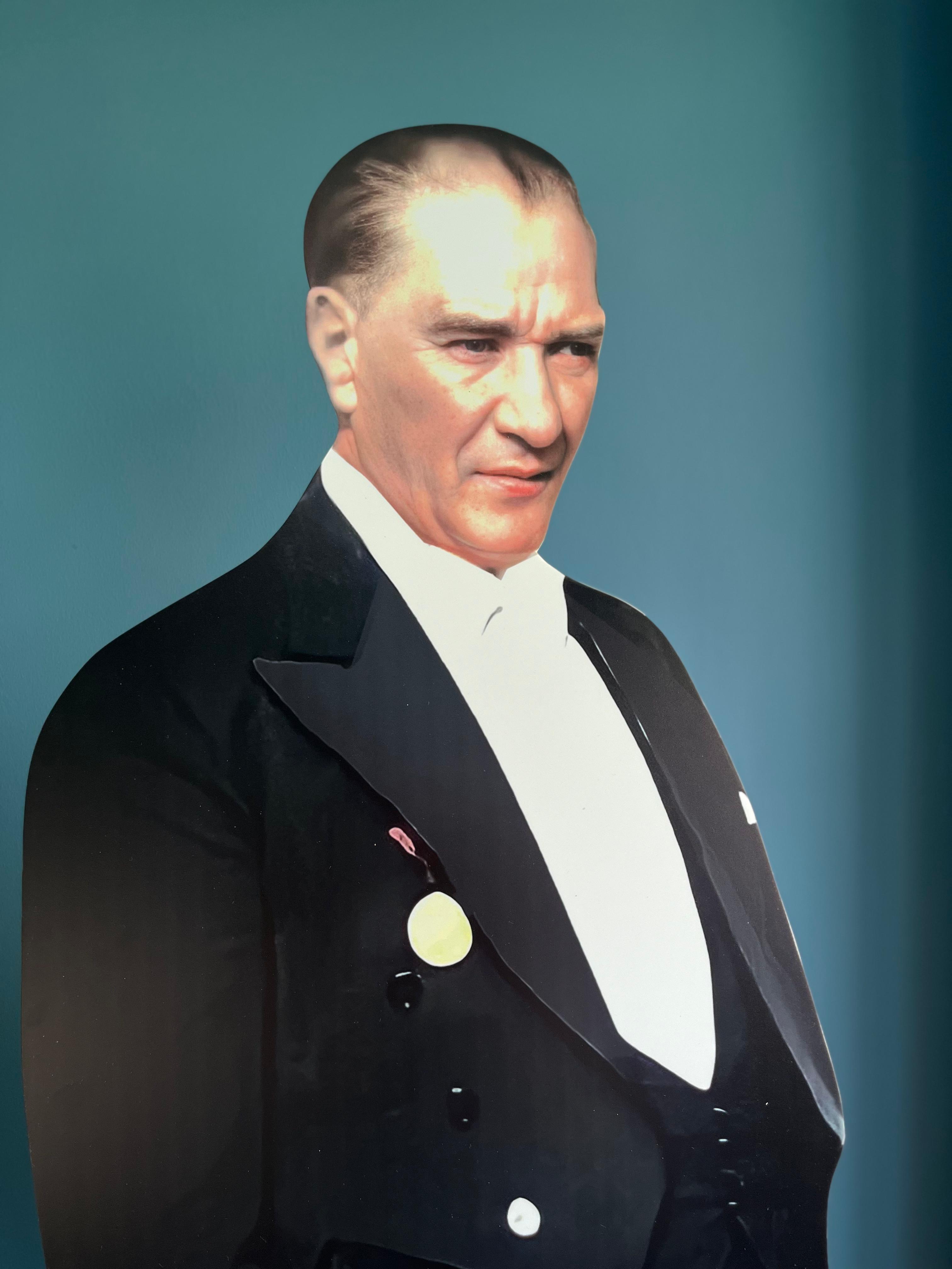 Atatürk Maketi Smokinli Mustafa Kemal Atatürk Maketi Plastik Maket 175cm Tam Boy